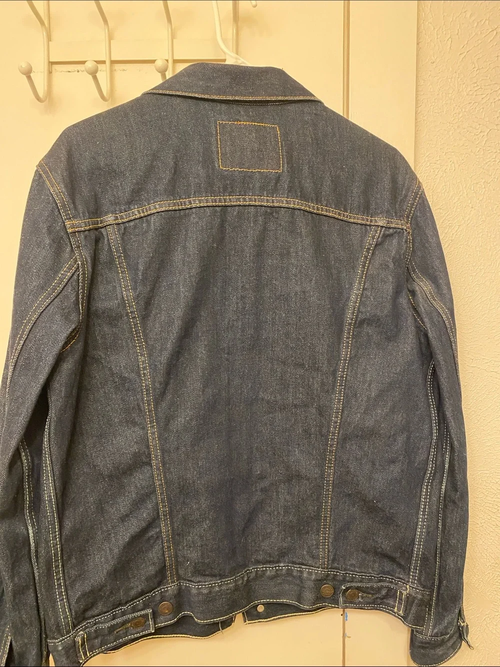 Levi's Indigo Denim Trucker Jacket - Picture 6 of 9